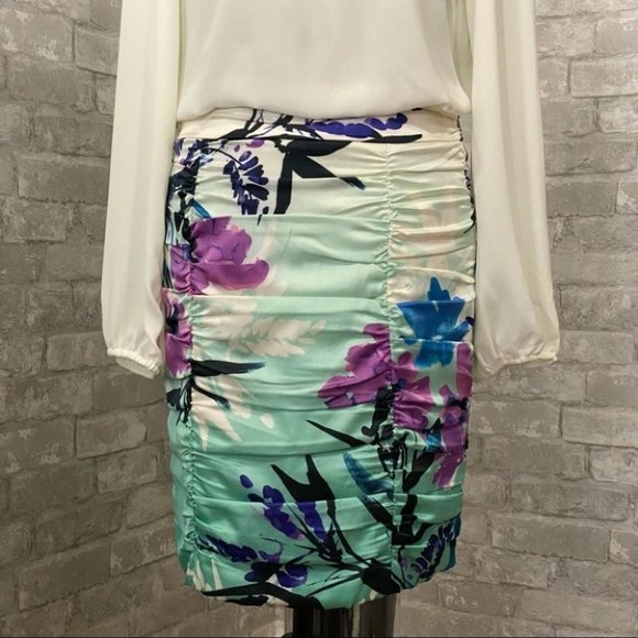 NWT Le Chateau Multicolour Floral Mini Skirt - Picture 6 of 15